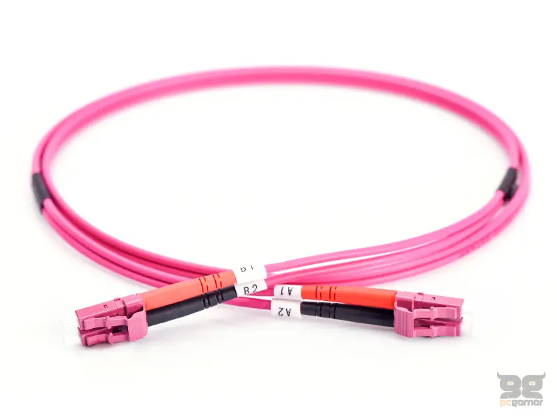 Digitus Opticki patch kabl, multimode, duplex, 3 m, OM4, LC/LC, ljubicast