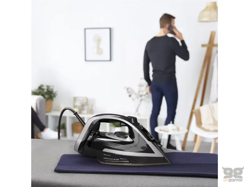 Tefal parno glačalo FV8062E0