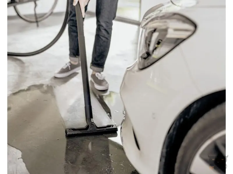 KARCHER WD 4 (V-20-5-22) Usisivač za suvo i mokro usisavanje sa izduvavanjem (1.628-209.0) 