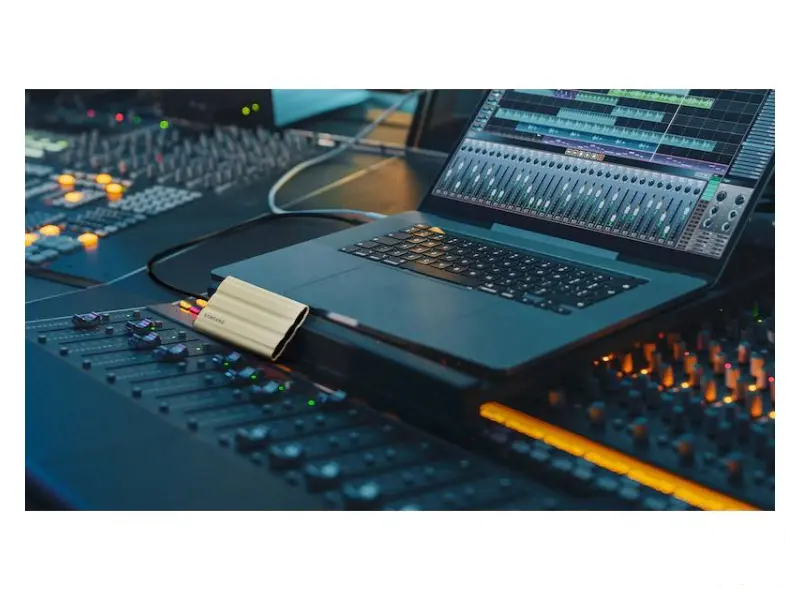 SAMSUNG Portable T7 Shield 1TB bež eksterni SSD MU-PE1T0K 