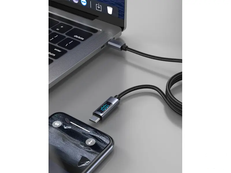 Swissten Kabl USB-C/USB-C sa LCD 1.5m