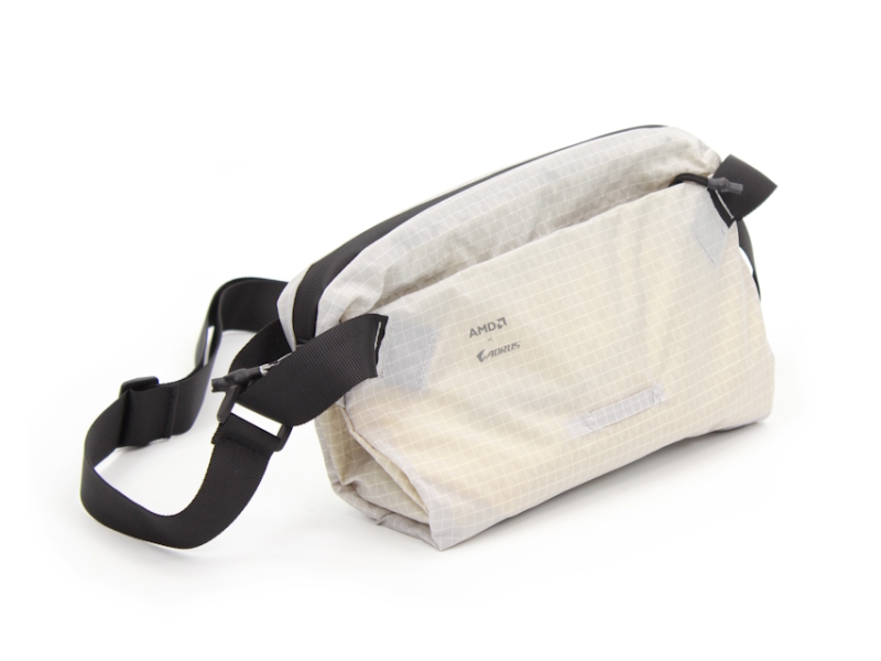 GIGABYTE AORUS x AMD Sling Bag torbica