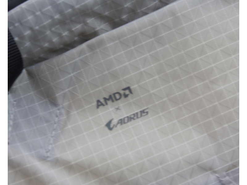 GIGABYTE AORUS x AMD Sling Bag torbica