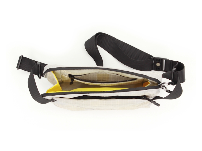 GIGABYTE AORUS x AMD Sling Bag torbica
