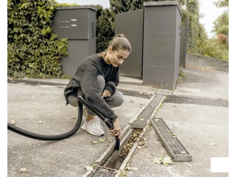 KARCHER WD 4 (V-20-5-22) Usisivač za suvo i mokro usisavanje sa izduvavanjem (1.628-209.0) 